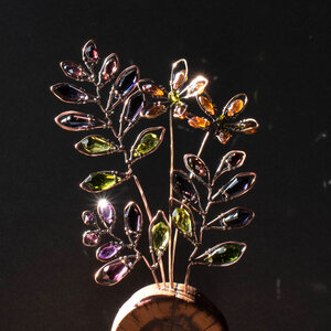 WHIMSICAL CRYSTAL FLOWERS & LEAVES ON A LOG SLICE ... WINDOWSILL SUNCATCHER