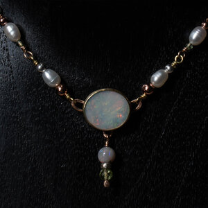 AUSTRALIAN OPAL & FRESHWATER PEARL CHOKER NECKLACE WITH AN ADDED EXTENDER IN MIXED METALS.