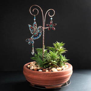 HUMMINGBIRD WITH A FLOWER ... DECORATIVE PLANT STAKE CRYSTAL SUNCATCHER