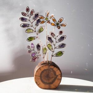 WHIMSICAL CRYSTAL FLOWERS & LEAVES ON A LOG SLICE ... WINDOWSILL SUNCATCHER