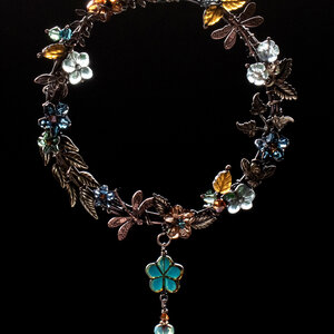 BEE & DRAGONFLY WREATH SWAROVSKI CRYSTAL WINDOW SUNCATCHER IN MIXED METALS