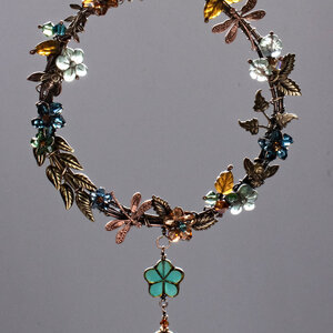 BEE & DRAGONFLY WREATH SWAROVSKI CRYSTAL WINDOW SUNCATCHER IN MIXED METALS