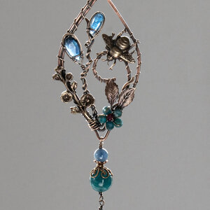BEE WITH GEMSTONES CAR REAR-VIEW MIRROR DANGLE .... ADJUSTABLE
