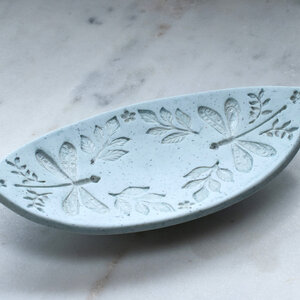CURVED MARQUISE DRAGONFLY RING DISH