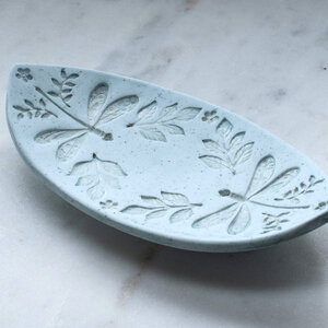 CURVED MARQUISE DRAGONFLY RING DISH