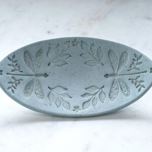 CURVED MARQUISE DRAGONFLY RING DISH
