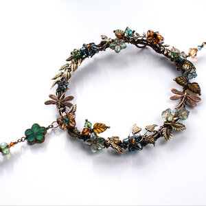 BEE & DRAGONFLY WREATH SWAROVSKI CRYSTAL WINDOW SUNCATCHER IN MIXED METALS