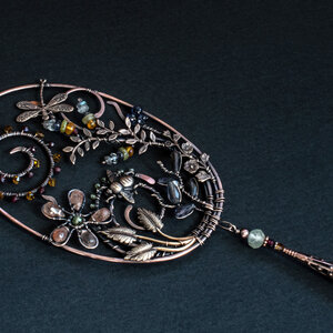 DRAGONFLY & BEE GEMSTONE WINDOW SUNCATCHER IN MIXED METALS WITH A SWAROVSKI CRYSTAL PENDANT