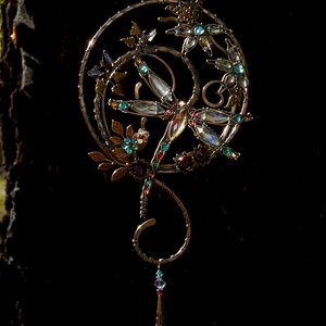 DRAGONFLY CRYSTAL WINDOW SUNCATCHER IN COPPER AND BRONZE 