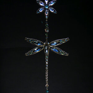 DRAGONFLY & FLOWER ... SWAROVSKI CRYSTAL WINDOW SUNCATCHER IN MONTANA BLUE, TURQUOISE, ERINITE GREEN & AB CLEAR WITH MIXED METALS