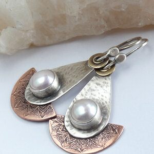CREAMY FRESHWATER PEARL STERLING SILVER & ETCHED COPPER RETRO EARRINGS WITH STERLING SILVER EAR WIRES