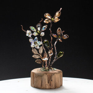 BOUQUET OF CRYSTAL FLOWERS ON A WOOD SLICE * WINDOWSILL SUNCATCHER * IKEBANA STYLE