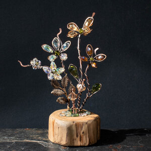 BOUQUET OF CRYSTAL FLOWERS ON A WOOD SLICE * WINDOWSILL SUNCATCHER * IKEBANA STYLE