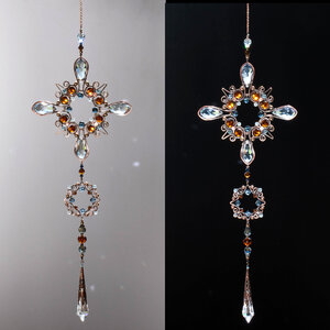 ORNATE VICTORIAN STYLE CRYSTAL WINDOW SUNCATCHER IN BLUE & AMBER