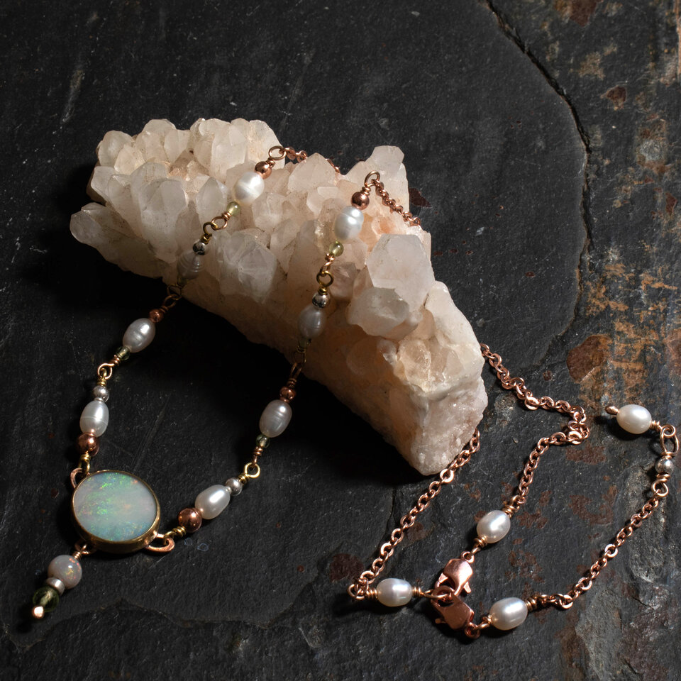 AUSTRALIAN OPAL & FRESHWATER PEARL CHOKER NECKLACE WITH AN ADDED EXTENDER IN MIXED METALS.