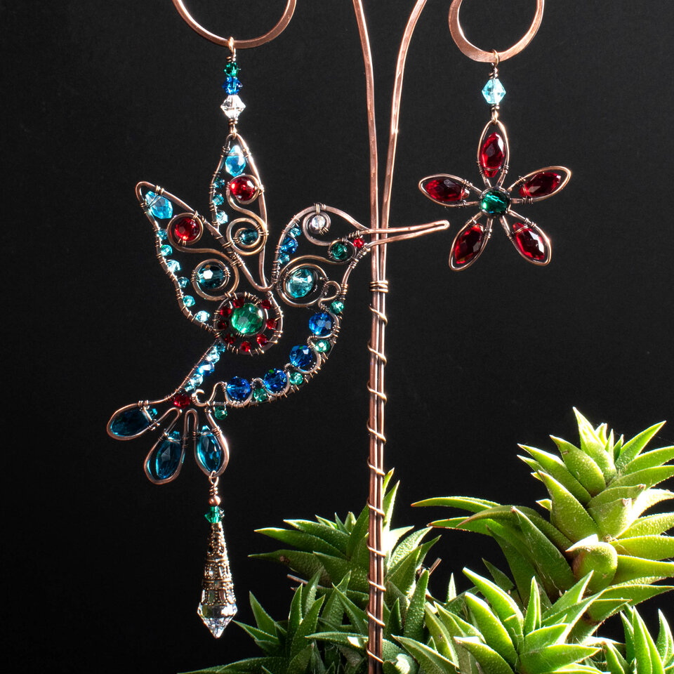 HUMMINGBIRD WITH A FLOWER ... DECORATIVE PLANT STAKE CRYSTAL SUNCATCHER
