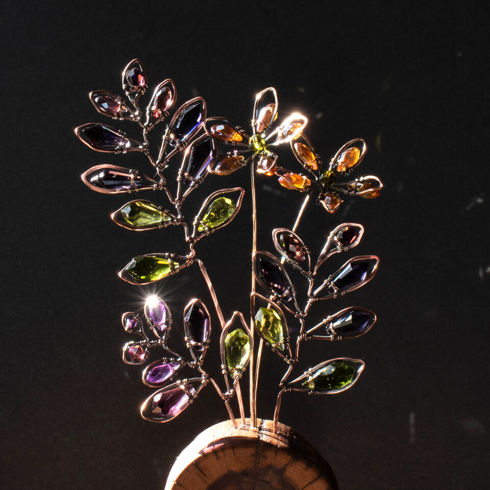 WHIMSICAL CRYSTAL FLOWERS & LEAVES ON A LOG SLICE ... WINDOWSILL SUNCATCHER