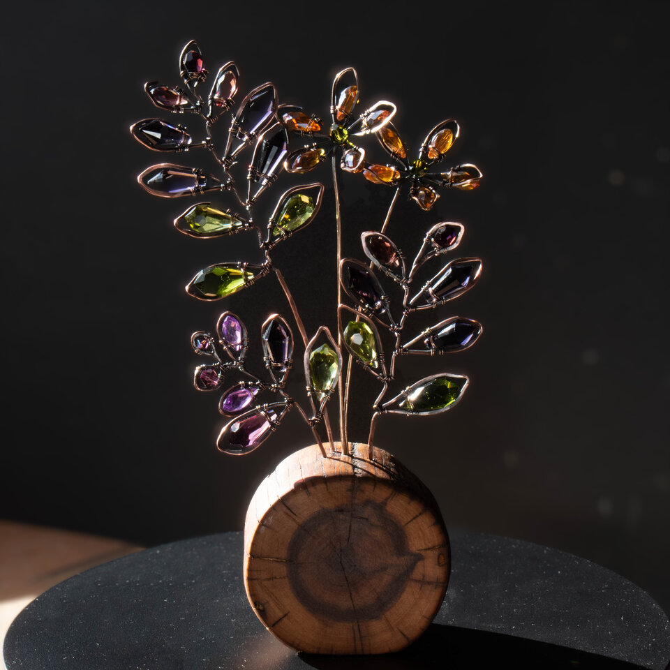 WHIMSICAL CRYSTAL FLOWERS & LEAVES ON A LOG SLICE ... WINDOWSILL SUNCATCHER