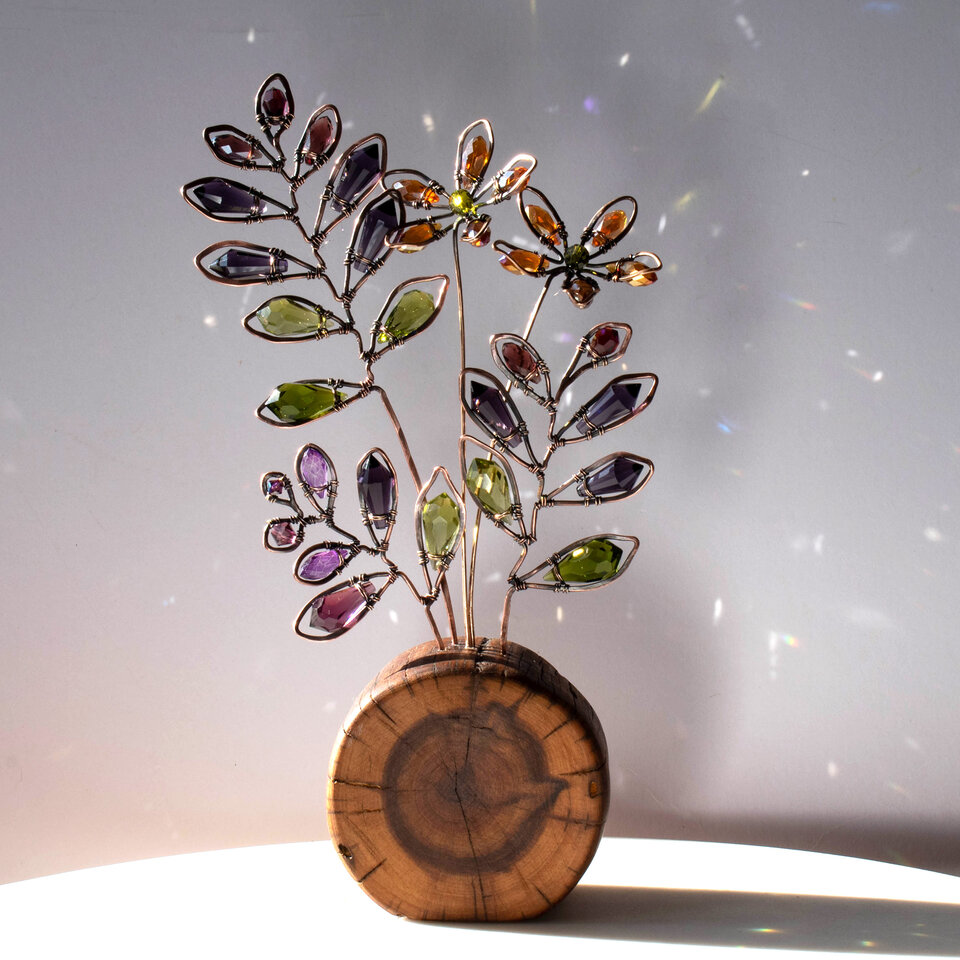 WHIMSICAL CRYSTAL FLOWERS & LEAVES ON A LOG SLICE ... WINDOWSILL SUNCATCHER