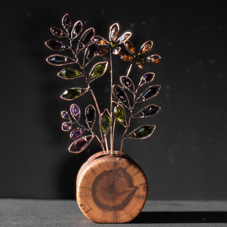 WHIMSICAL CRYSTAL FLOWERS & LEAVES ON A LOG SLICE ... WINDOWSILL SUNCATCHER