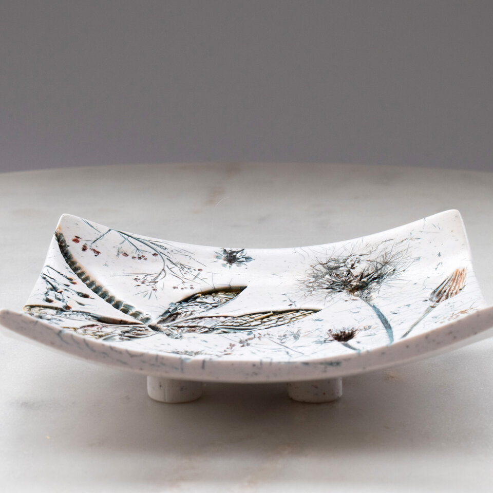 CURVED SQUARE RING DISH WITH A DRAGONFLY, DANDELIONS & LITTLE WILDFLOWERS