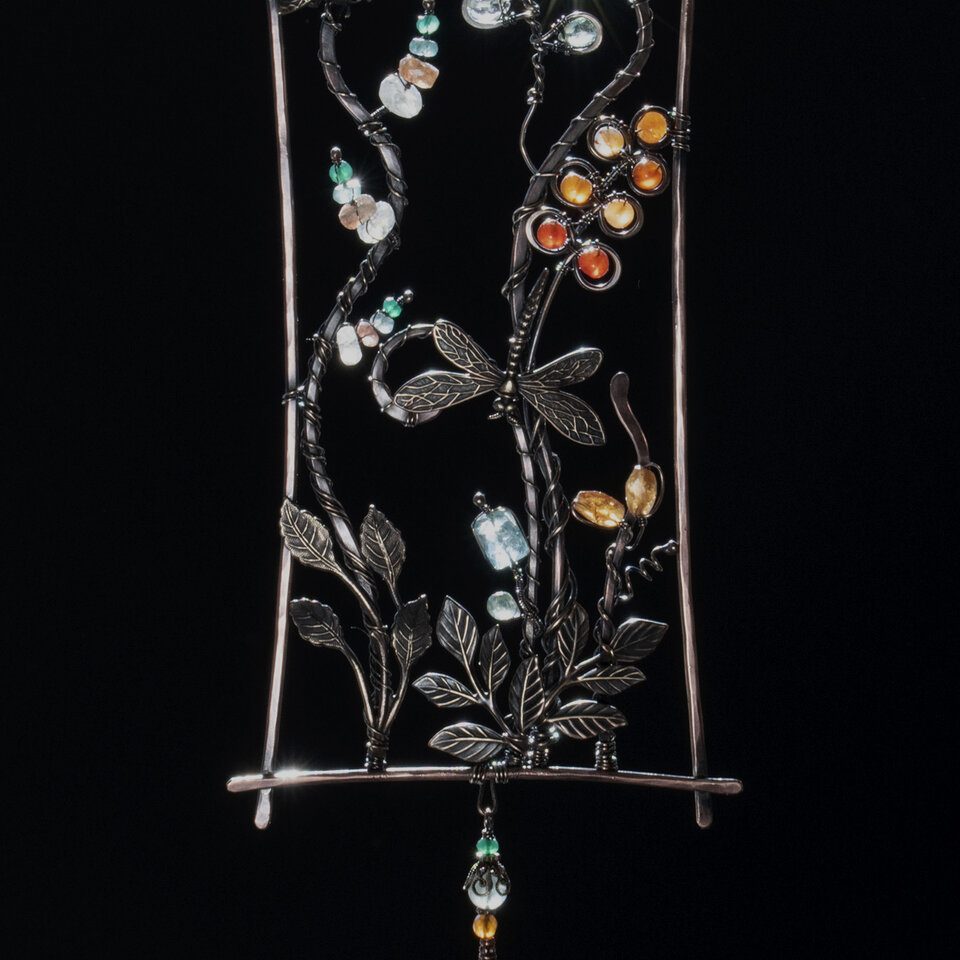 DRAGONFLY & BEE GEMSTONE WINDOW SUNCATCHER IN MIXED METALS WITH A SWAROVSKI CRYSTAL PENDANT