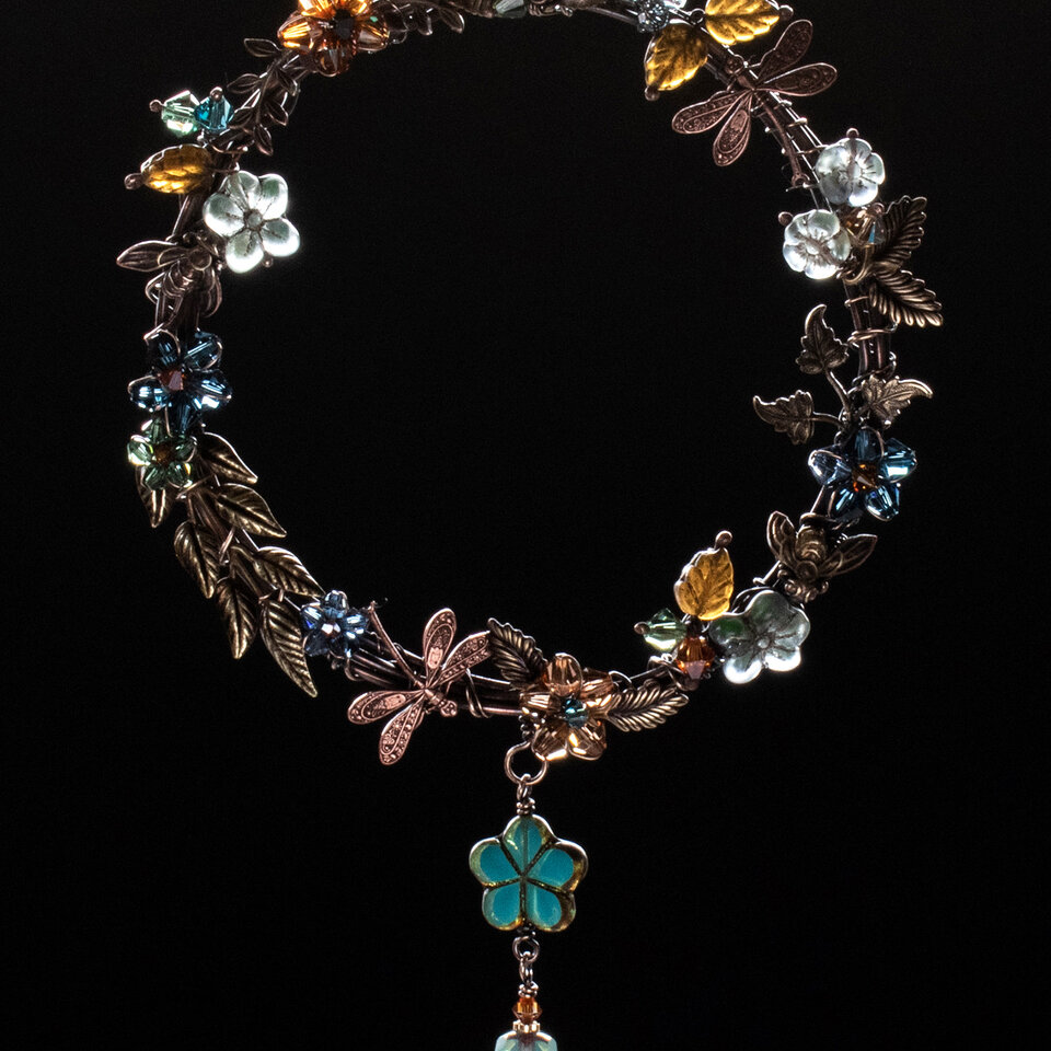 BEE & DRAGONFLY WREATH SWAROVSKI CRYSTAL WINDOW SUNCATCHER IN MIXED METALS