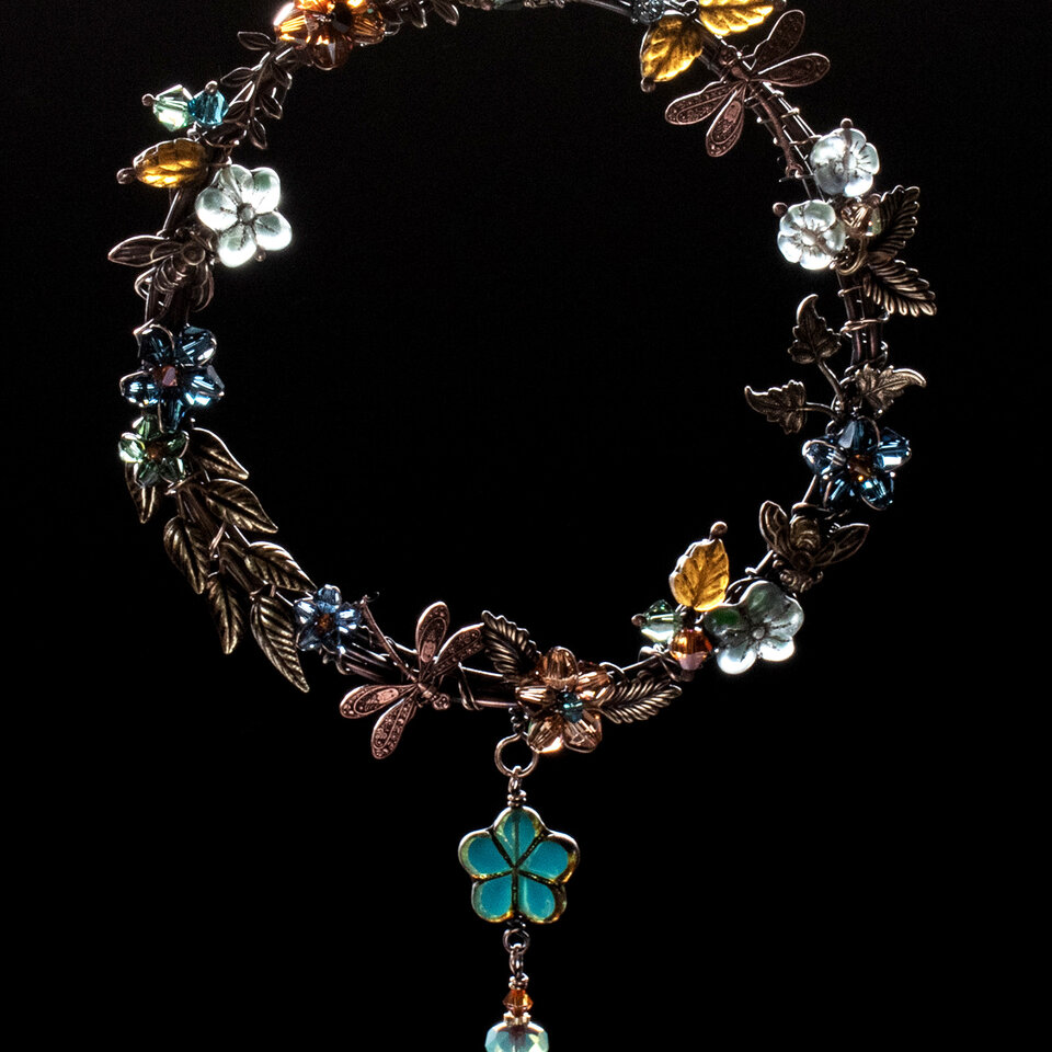 BEE & DRAGONFLY WREATH SWAROVSKI CRYSTAL WINDOW SUNCATCHER IN MIXED METALS