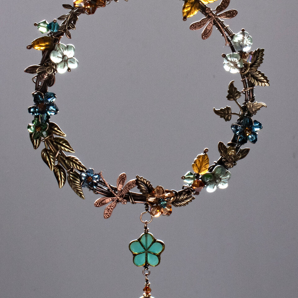BEE & DRAGONFLY WREATH SWAROVSKI CRYSTAL WINDOW SUNCATCHER IN MIXED METALS