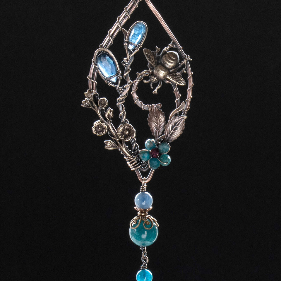 BEE WITH GEMSTONES CAR REAR-VIEW MIRROR DANGLE .... ADJUSTABLE