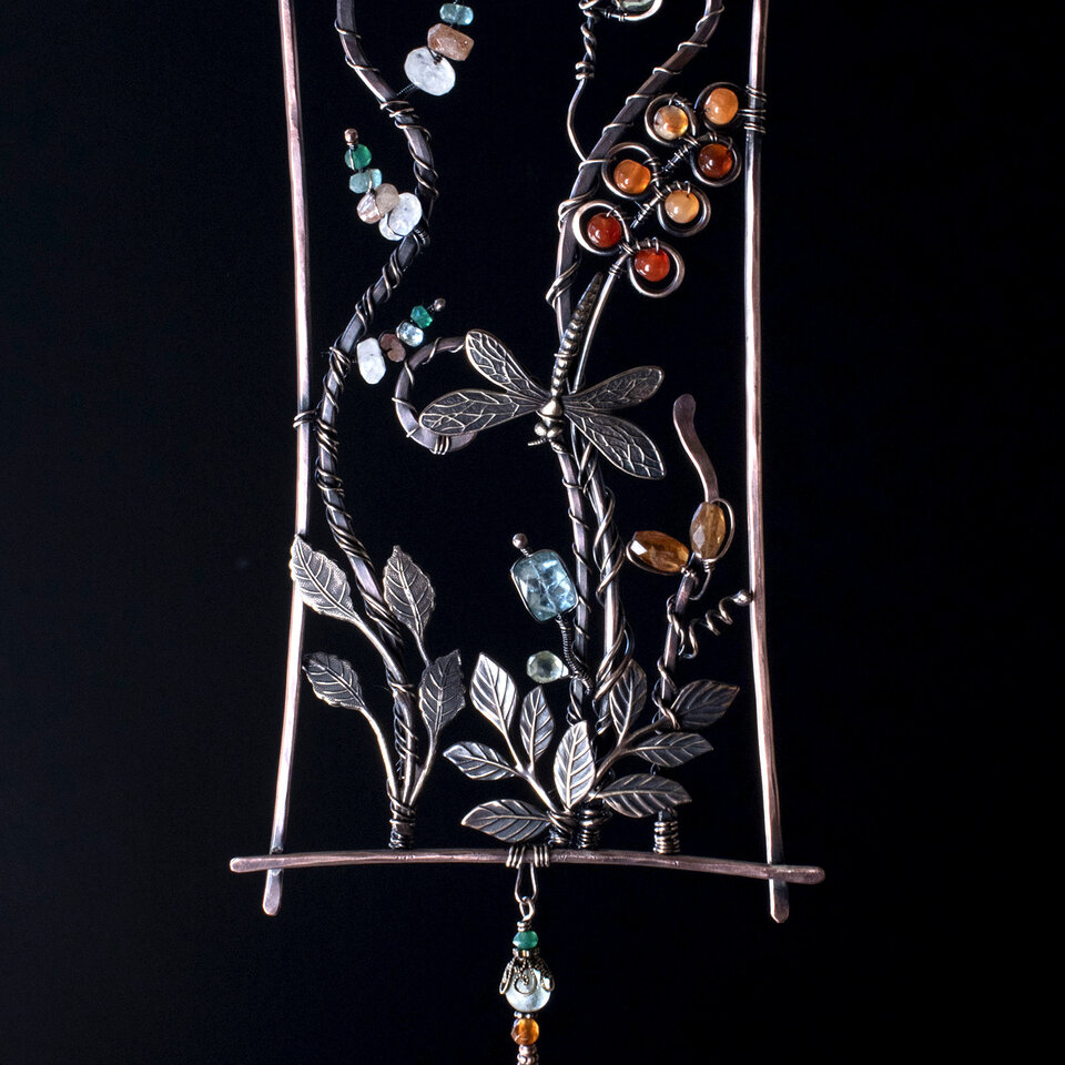 DRAGONFLY & BEE GEMSTONE WINDOW SUNCATCHER IN MIXED METALS WITH A SWAROVSKI CRYSTAL PENDANT