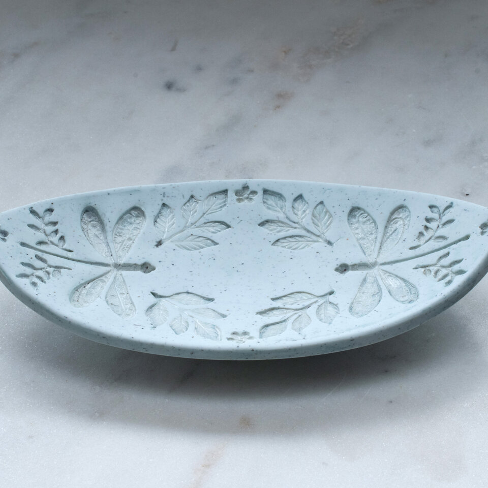 CURVED MARQUISE DRAGONFLY RING DISH
