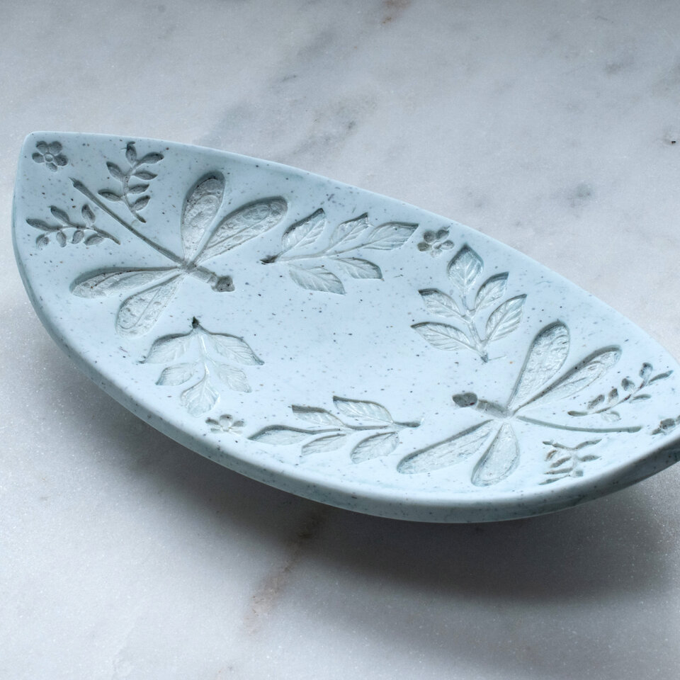 CURVED MARQUISE DRAGONFLY RING DISH