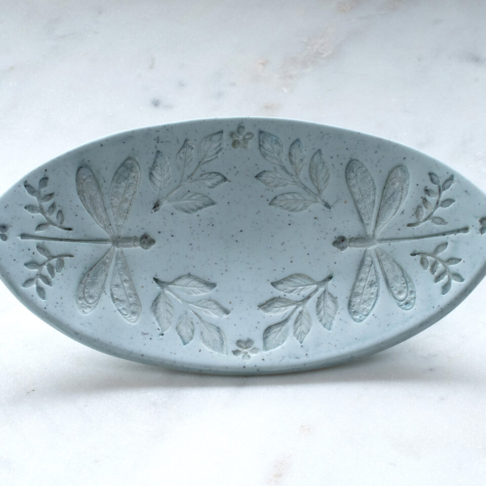 CURVED MARQUISE DRAGONFLY RING DISH