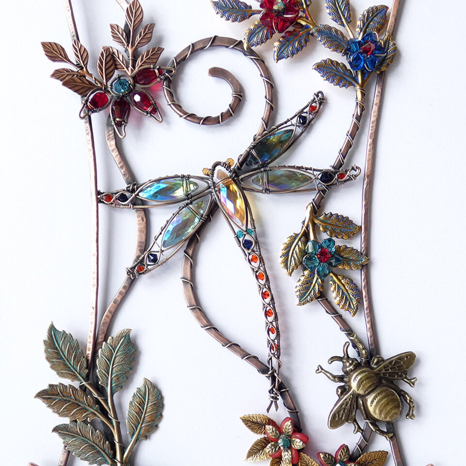 "BEE A DRAGONFLY" .... SWAROVSKI CRYSTAL WINDOW SUNCATCHER IN MIXED METALS