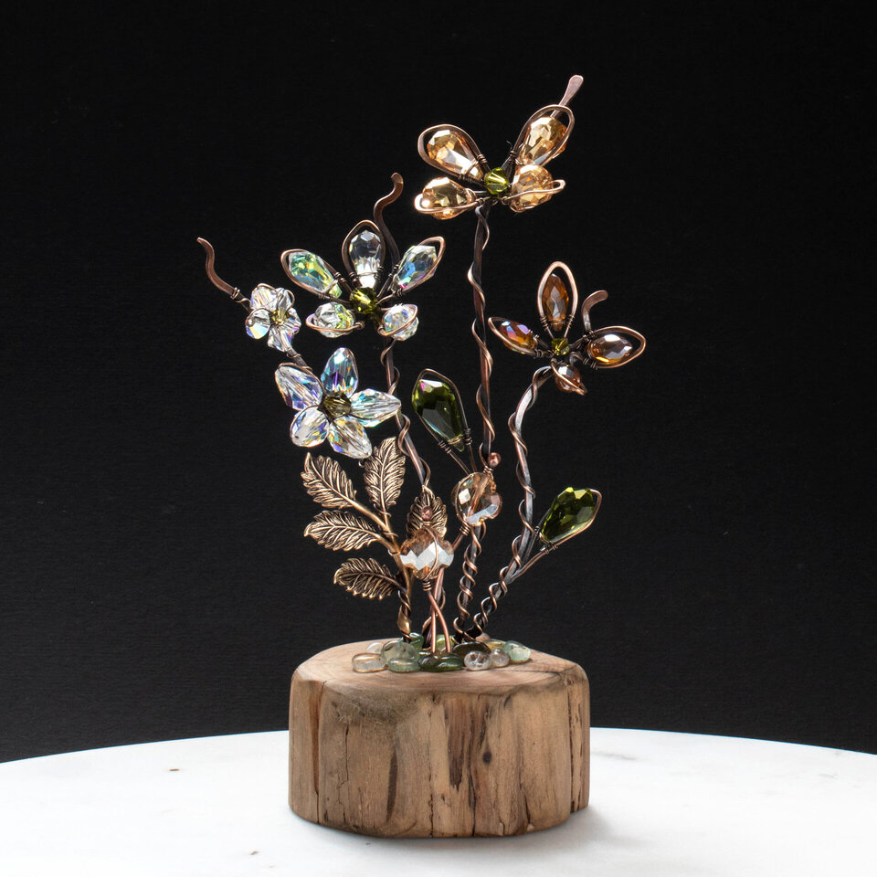 BOUQUET OF CRYSTAL FLOWERS ON A WOOD SLICE * WINDOWSILL SUNCATCHER * IKEBANA STYLE