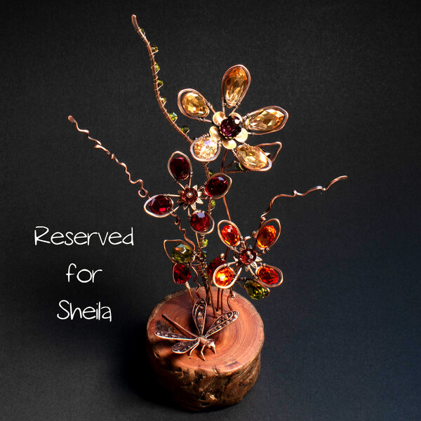 RESERVED FOR SHEILA ....  FLOWERS & A DRAGONFLY ON A WOOD SLICE  ... WINDOWSILL SUNCATCHER .... IKEBANA STYLE
