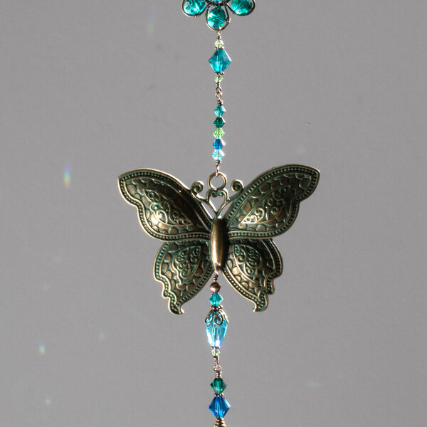 VINTAJ BUTTERFLY SWAROVSKI CRYSTAL WINDOW SUNCATCHER IN OCEAN BLUES AND GREENS