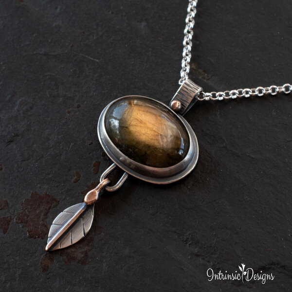 LABRADORITE STERLING SILVER AND BRONZE PENDANT NECKLACE WITH STERLING SILVER ROLO CHAIN