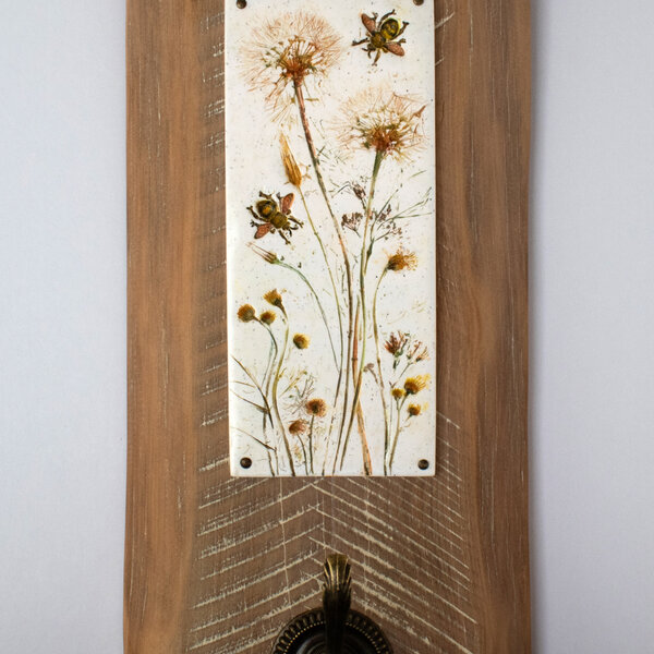 CYPRESS PINE, BEE, DANDELION AND WILDFLOWER PLAQUE COAT / BAG / HAT RACK