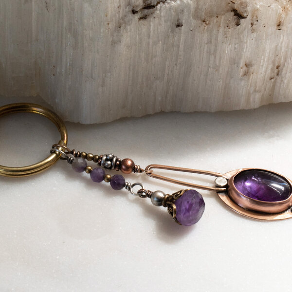 AMETHYST MIXED METAL KEYRING / KEY CHARM