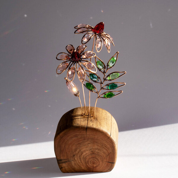 CRYSTAL ECHINACEA ON A LOG SLICE ... WINDOWSILL SUNCATCHER