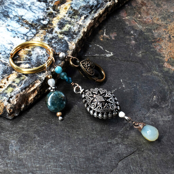 BALI BEAD AND GEMSTONE MIXED METAL KEYRING / KEY CHARM / BAG CHARM