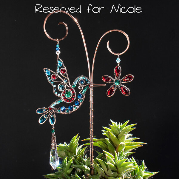 RESERVED FOR NICOLE .... HUMMINGBIRD WITH A FLOWER ... DECORATIVE PLANT STAKE CRYSTAL SUNCATCHER