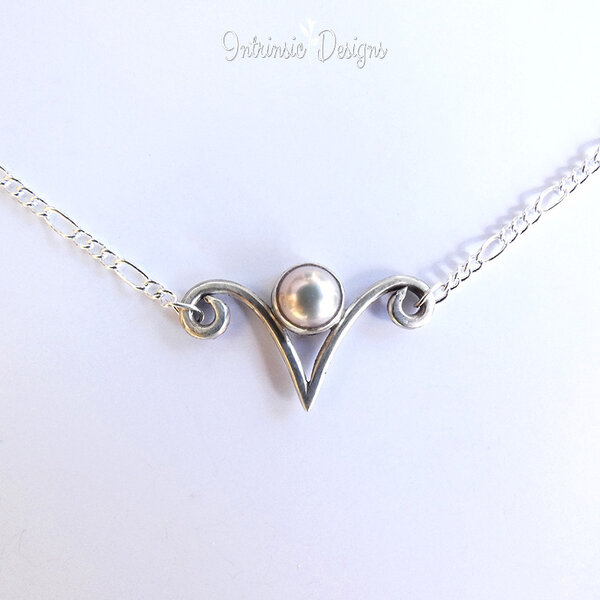Pearl and Silver minimalist necklace