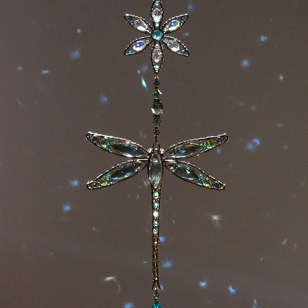 DRAGONFLY & FLOWER ... SWAROVSKI CRYSTAL WINDOW SUNCATCHER IN MONTANA BLUE, TURQUOISE, ERINITE GREEN & AB CLEAR WITH MIXED METALS