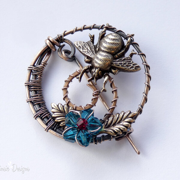 BEE SHAWL PIN/ SWEATER PIN WITH MIXED METALS AND A SWAROVSKI CRYSTAL FLOWER