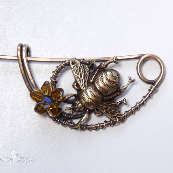 BEE SHAWL PIN/ SWEATER PIN WITH MIXED METALS AND A SWAROVSKI CRYSTAL FLOWER