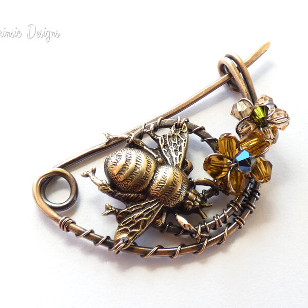 BEE SHAWL PIN/ SWEATER PIN WITH MIXED METALS AND A SWAROVSKI CRYSTAL FLOWER