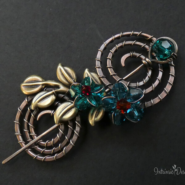 SPIRAL SHAWL PIN/ SWEATER PIN WITH SWAROVSKI CRYSTALS AND MIXED METALS